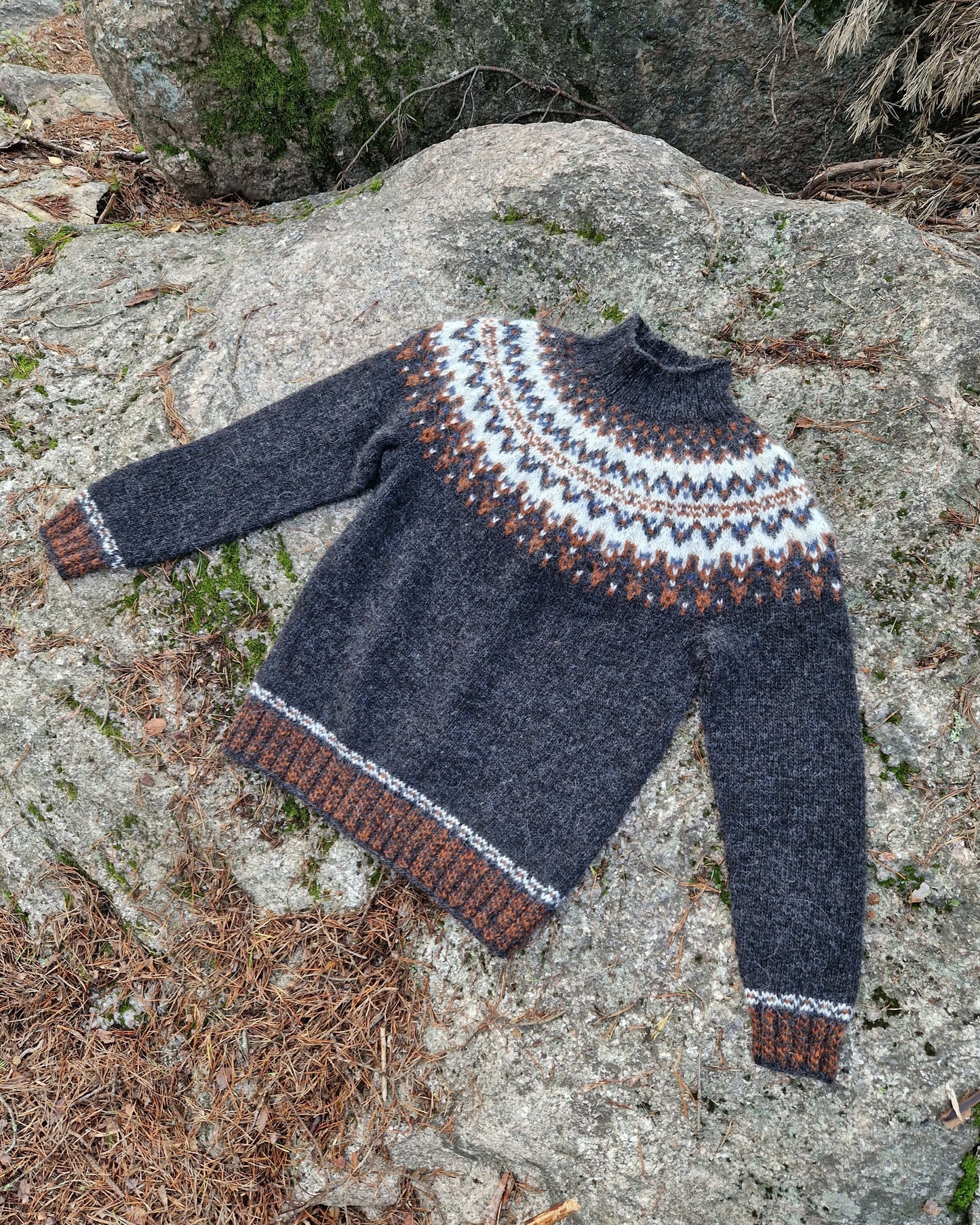 LOUHI Suomenkielinen neuleohje  / FIN