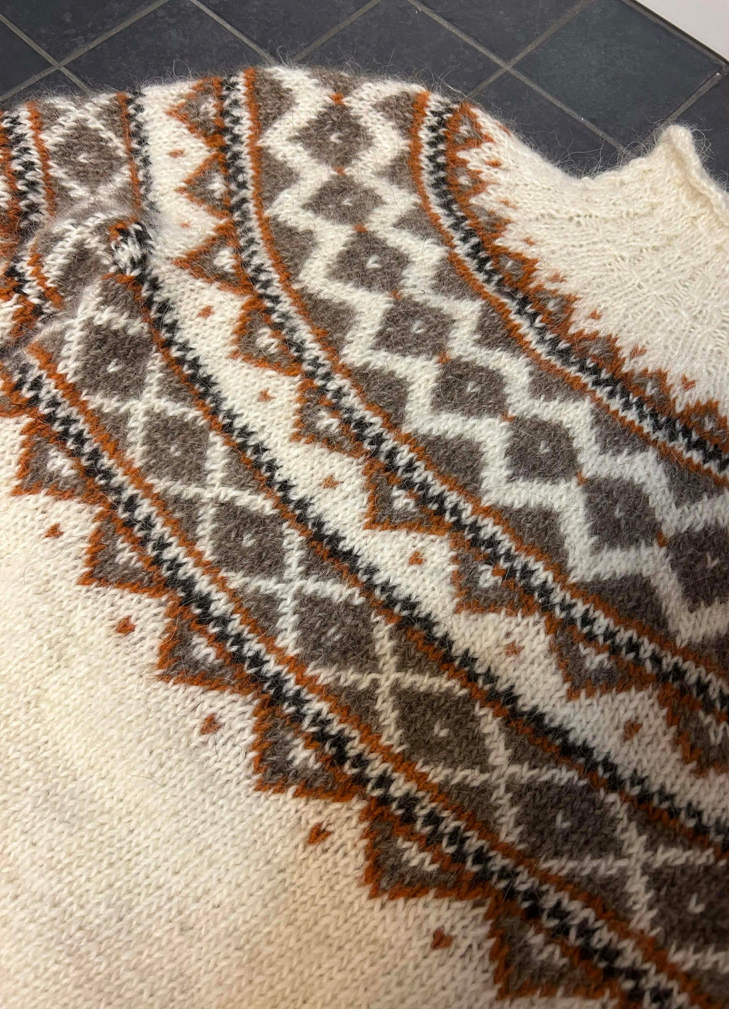 SELENE Suomenkielinen neuleohje / FIN