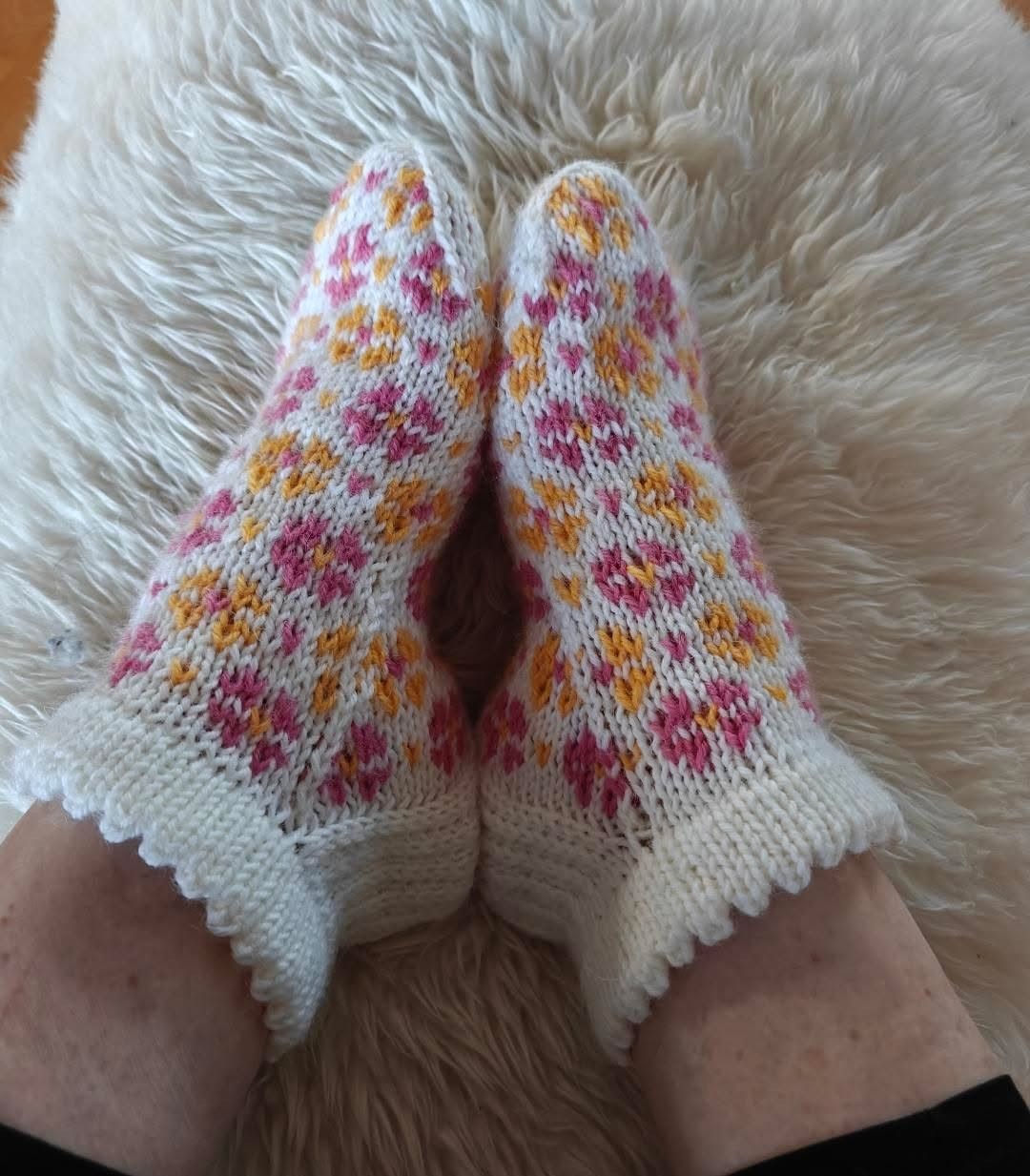 KESÄNIITTY / SUMMER MEADOW sock guide (ENG) / Englanninkielinen ohje